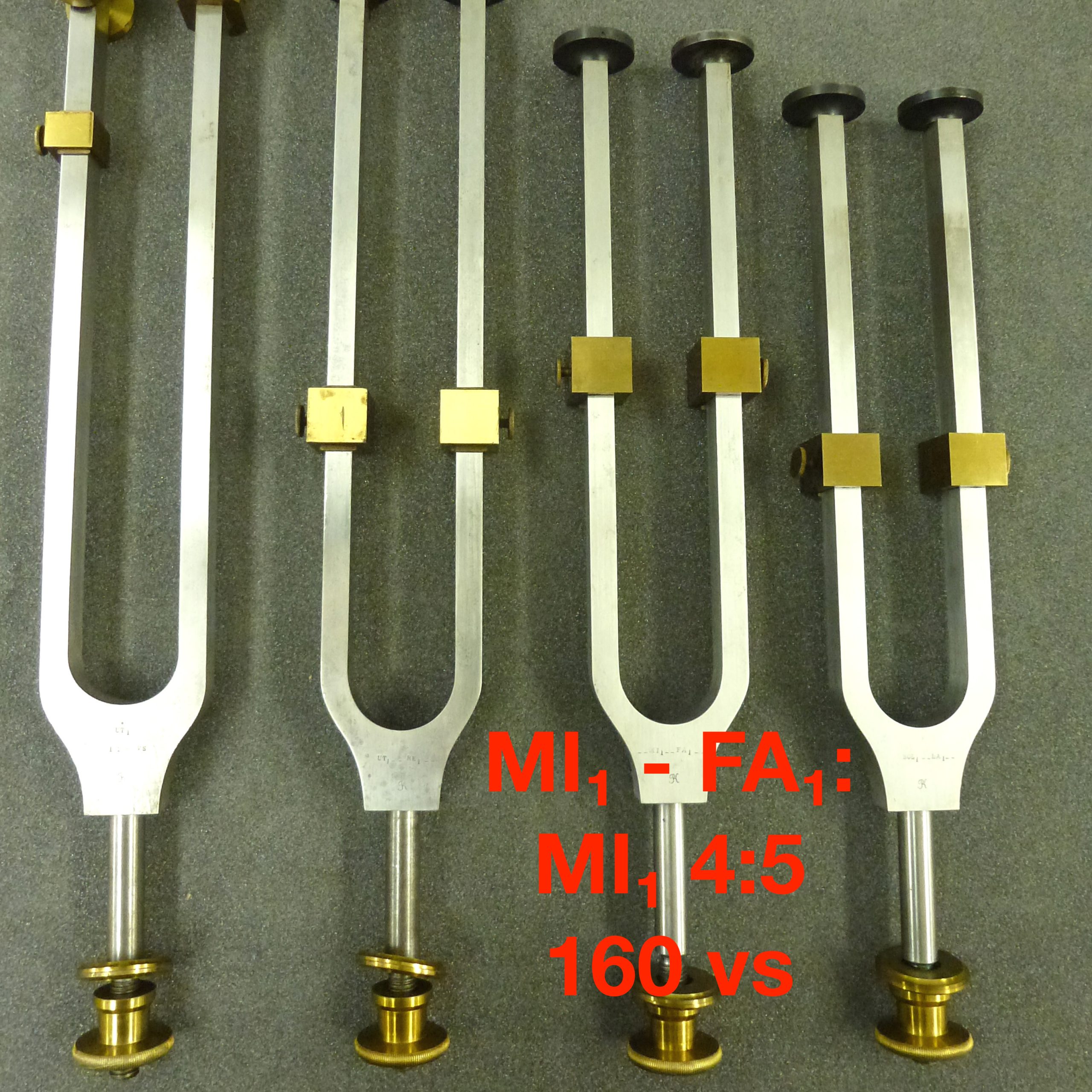 Tuning fork by Dr. R. König: MI₁ - FA₁: MI₁ 4:5