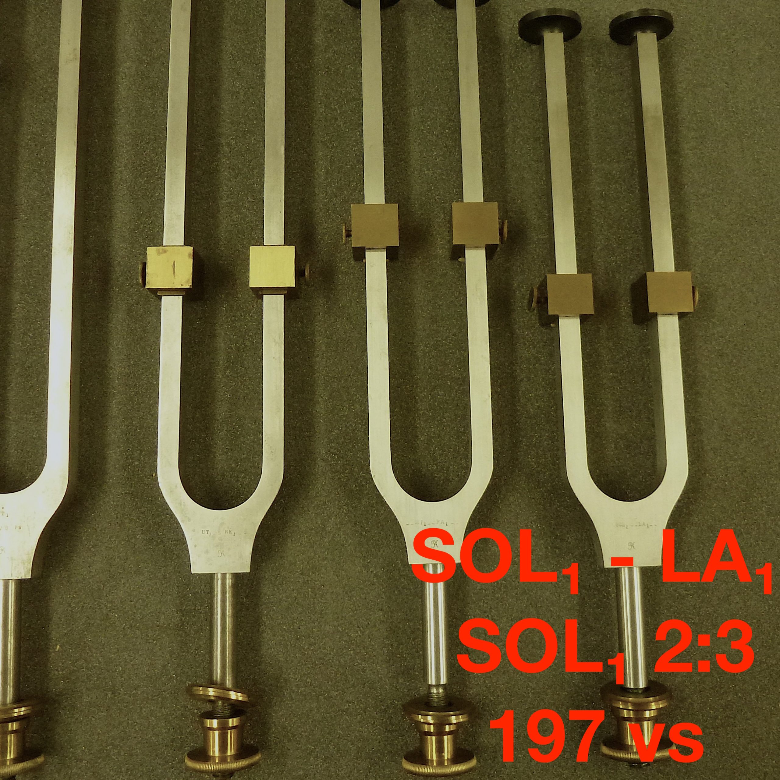 Tuning fork by Dr. R. König: SOL₁ - LA₁: SOL₁ 2:3