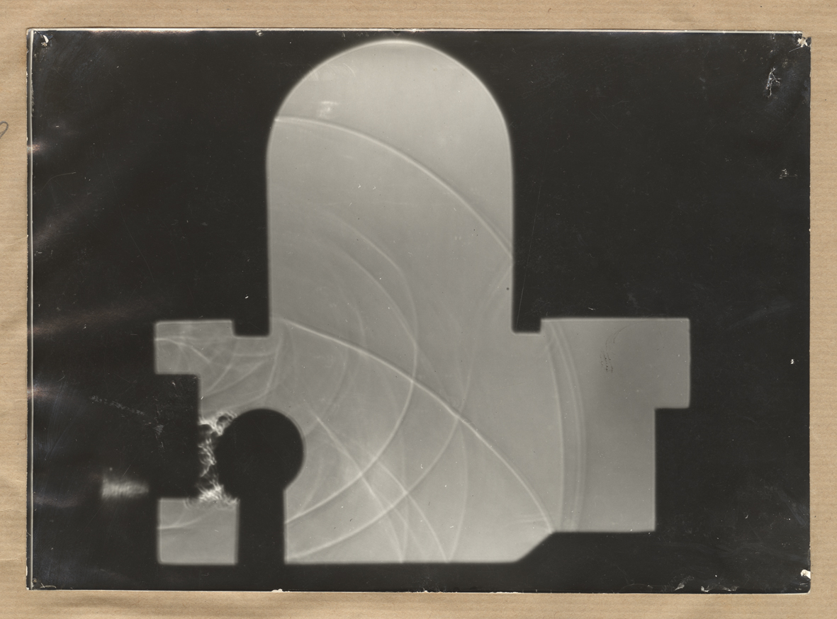 Photographic study of sound propagation in a cupola space
